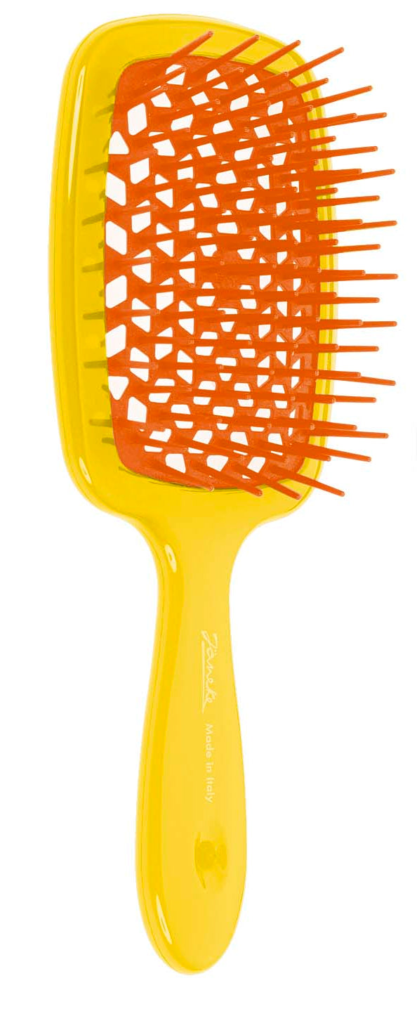 SUPERBRUSH - INNOVATION IN YOUR HANDS THE PNEUMATIC BASE OF THE BRUSH FEATURES A